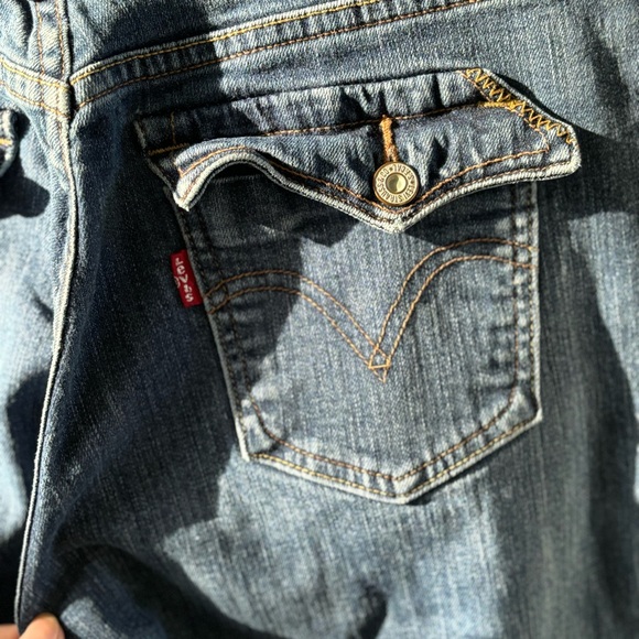 515 Levi’s in 6 short, bootcut, flap pockets, red tab - Picture 6 of 9